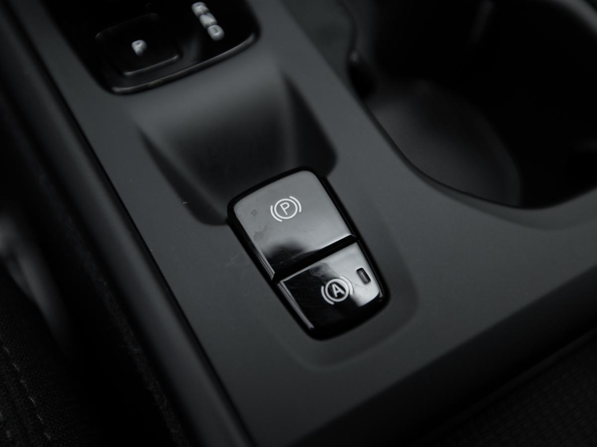 volvo-xc40-2023-hibrido-a-gasolina-1477cc