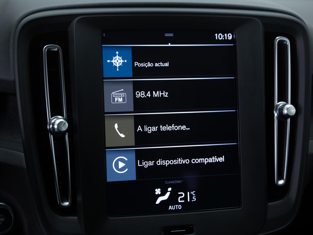 volvo-xc40-2023-hibrido-a-gasolina-1477cc