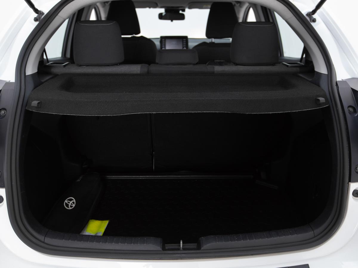 toyota-yaris-2022-gasolina-1490cc