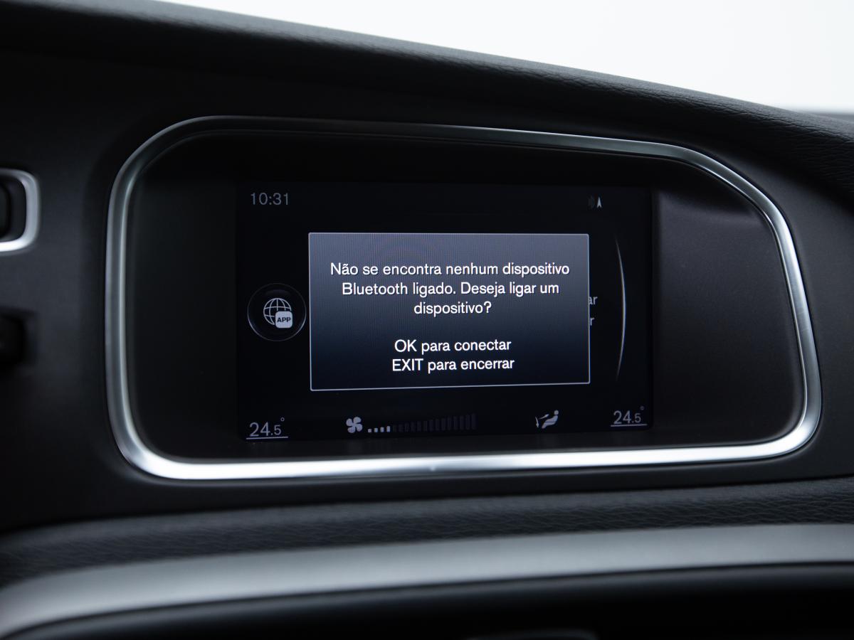 volvo-v40-2019-diesel-1969cc