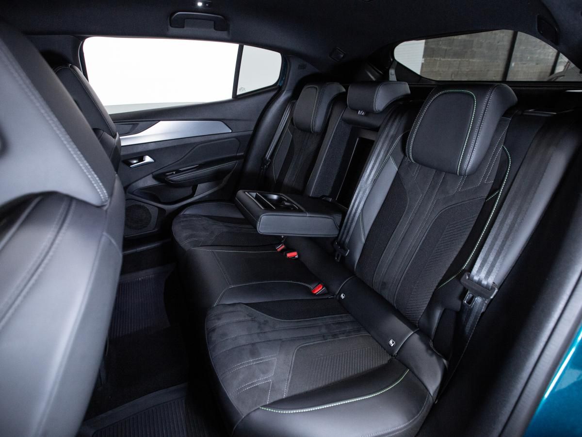 peugeot-408-2024-gasolina-1199cc