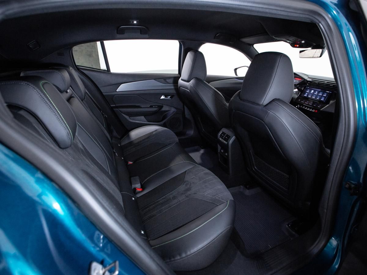 peugeot-408-2024-gasolina-1199cc