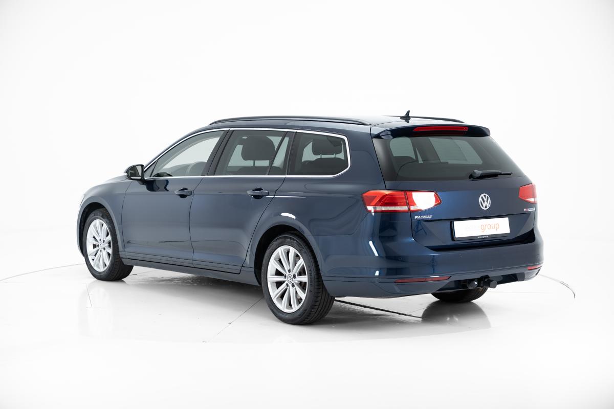 volkswagen-passat-variant-2017-diesel-1598cc