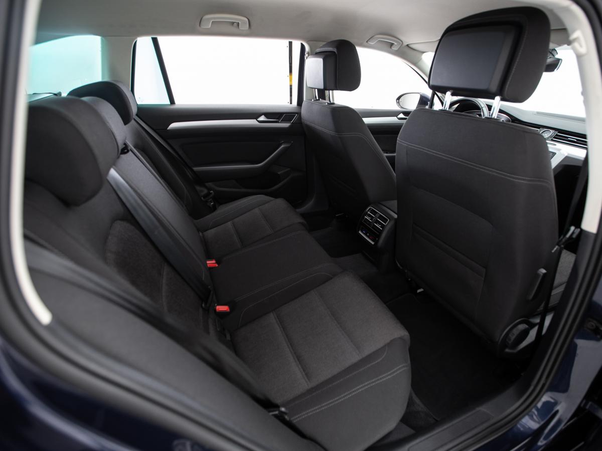 volkswagen-passat-variant-2017-diesel-1598cc