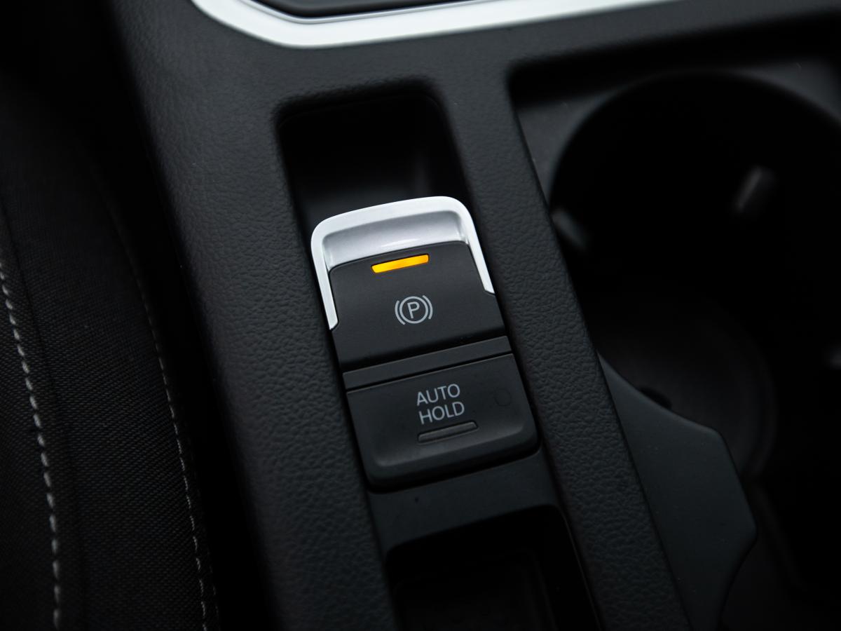 volkswagen-passat-variant-2017-diesel-1598cc