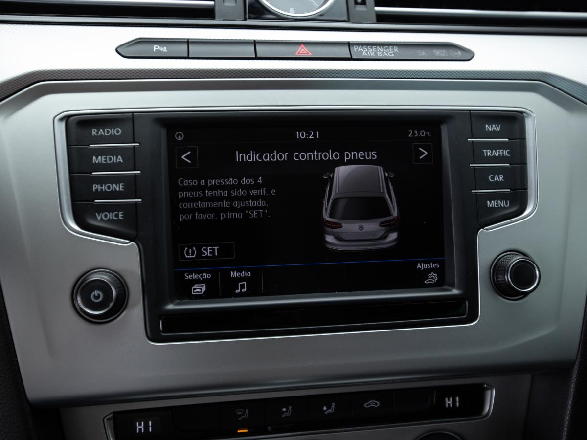 volkswagen-passat-variant-2017-diesel-1598cc