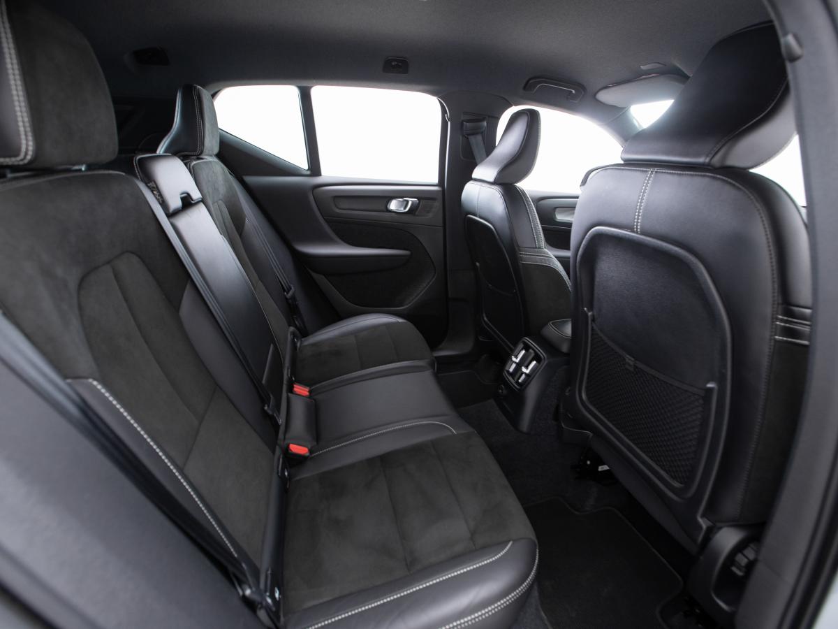 volvo-xc40-2022-hibrido-a-gasolina-1477cc
