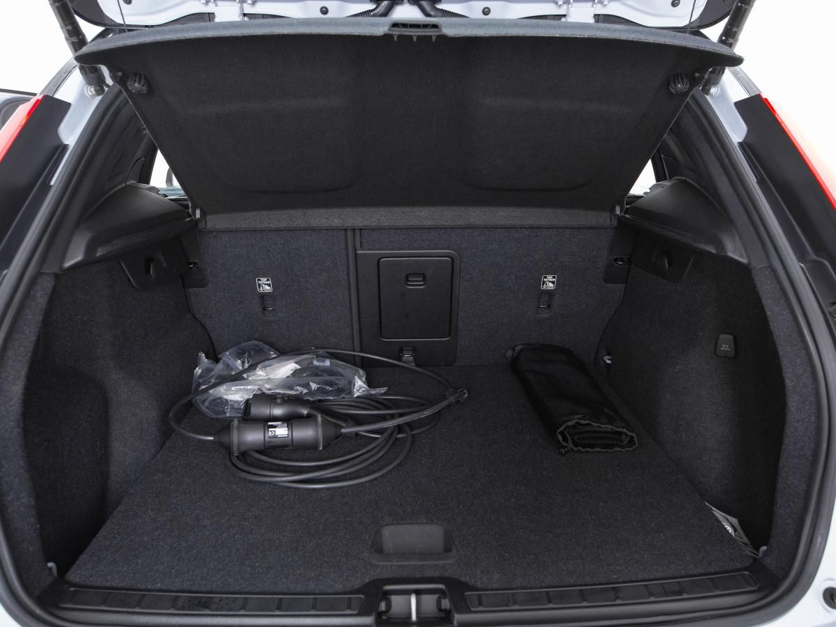volvo-xc40-2022-hibrido-a-gasolina-1477cc
