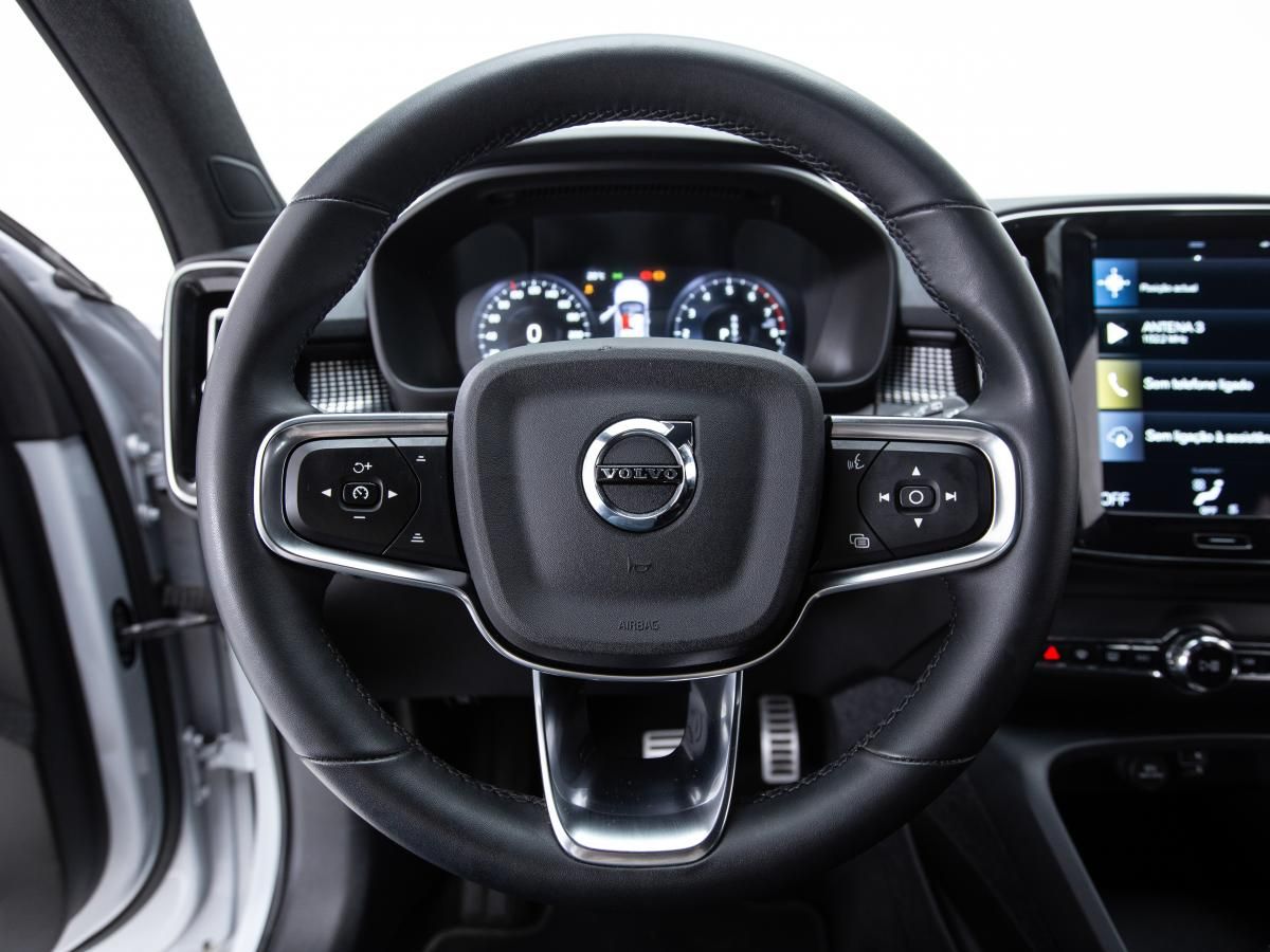 volvo-xc40-2022-hibrido-a-gasolina-1477cc