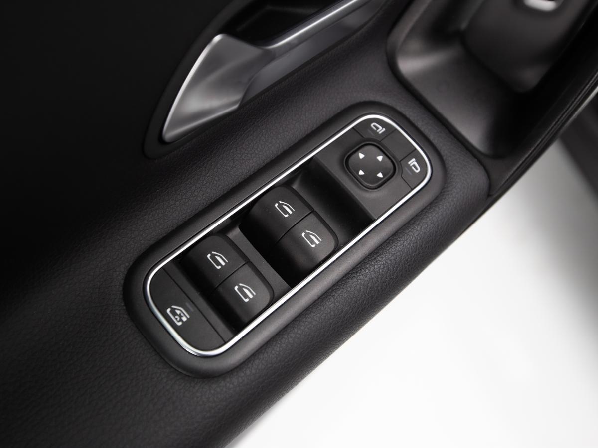 mercedes-benz-classe-a-2023-hibrido-a-gasolina-1332cc