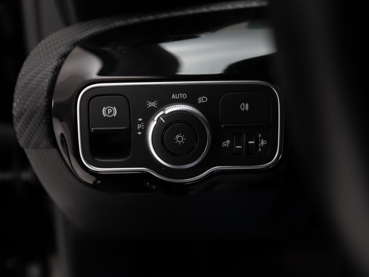mercedes-benz-classe-a-2023-hibrido-a-gasolina-1332cc
