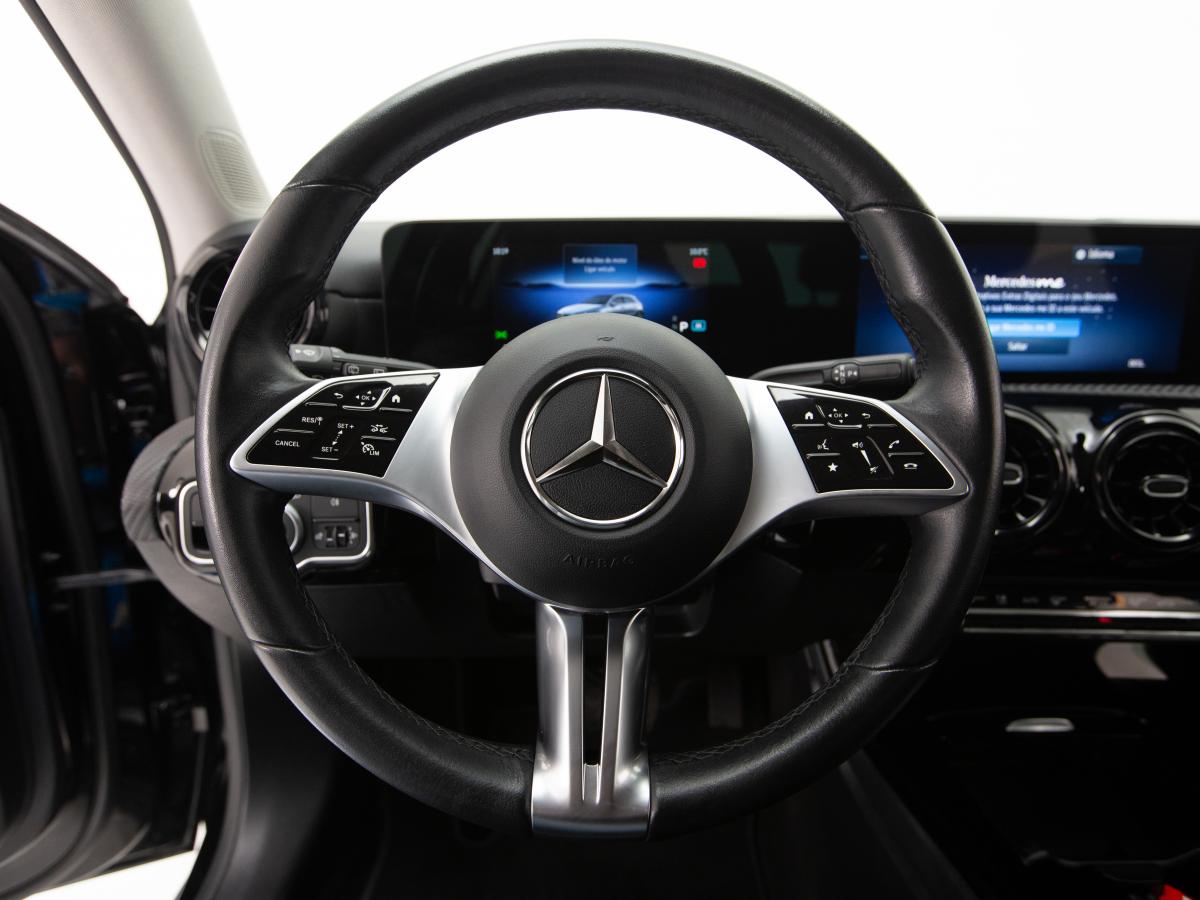 mercedes-benz-classe-a-2023-hibrido-a-gasolina-1332cc