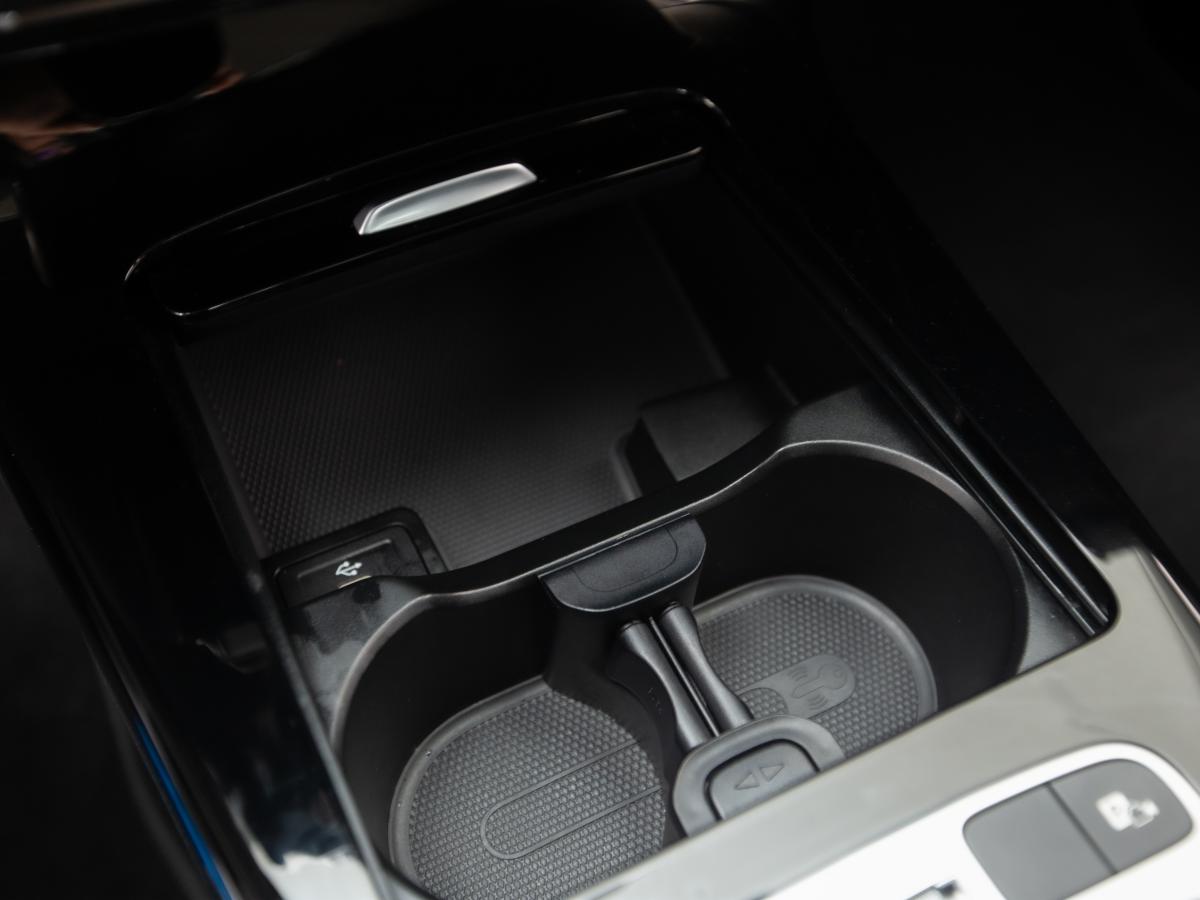 mercedes-benz-classe-a-2023-hibrido-a-gasolina-1332cc