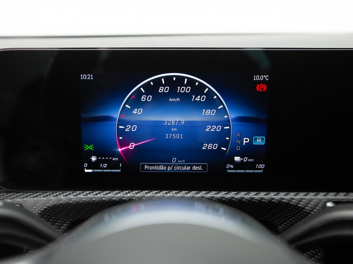 mercedes-benz-classe-a-2023-hibrido-a-gasolina-1332cc