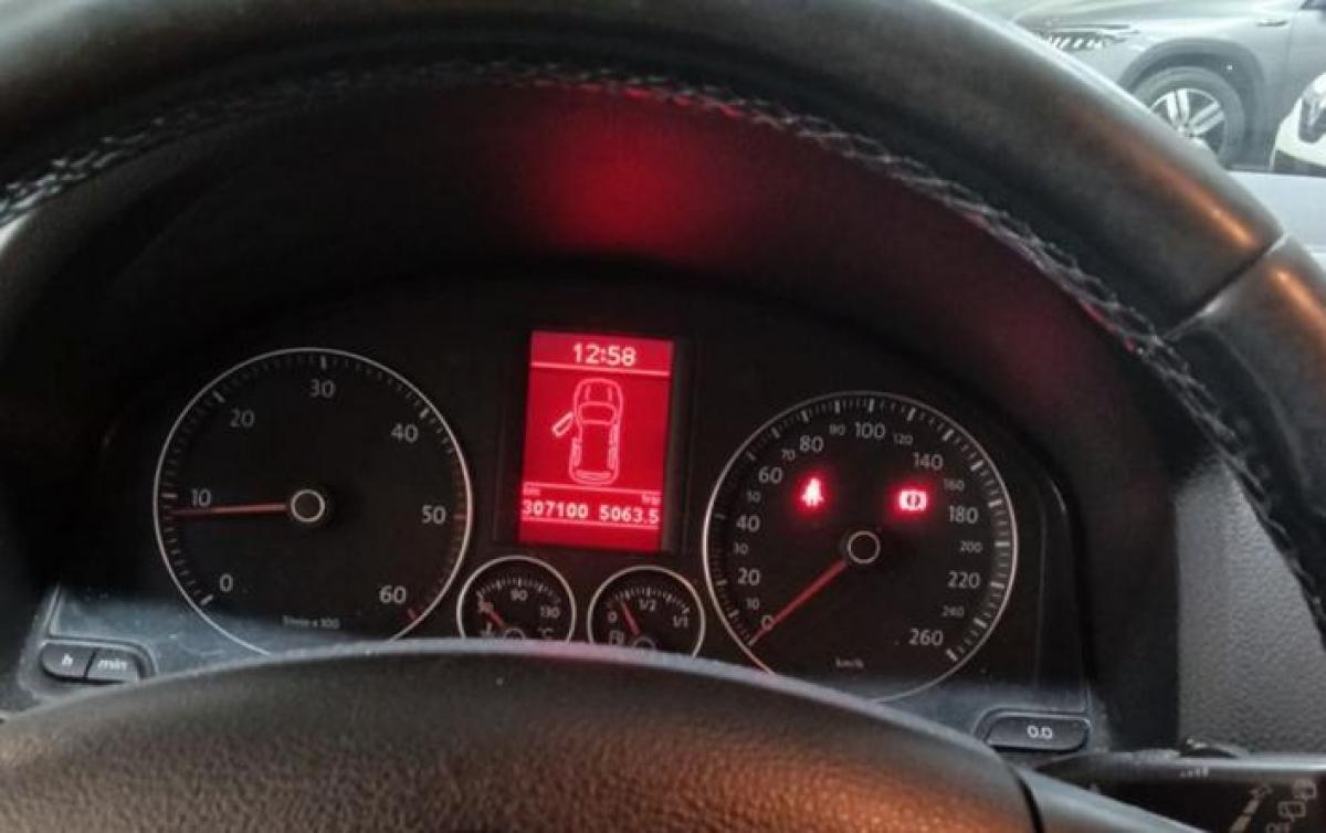 volkswagen-golf-variant-2009-diesel-1896cc