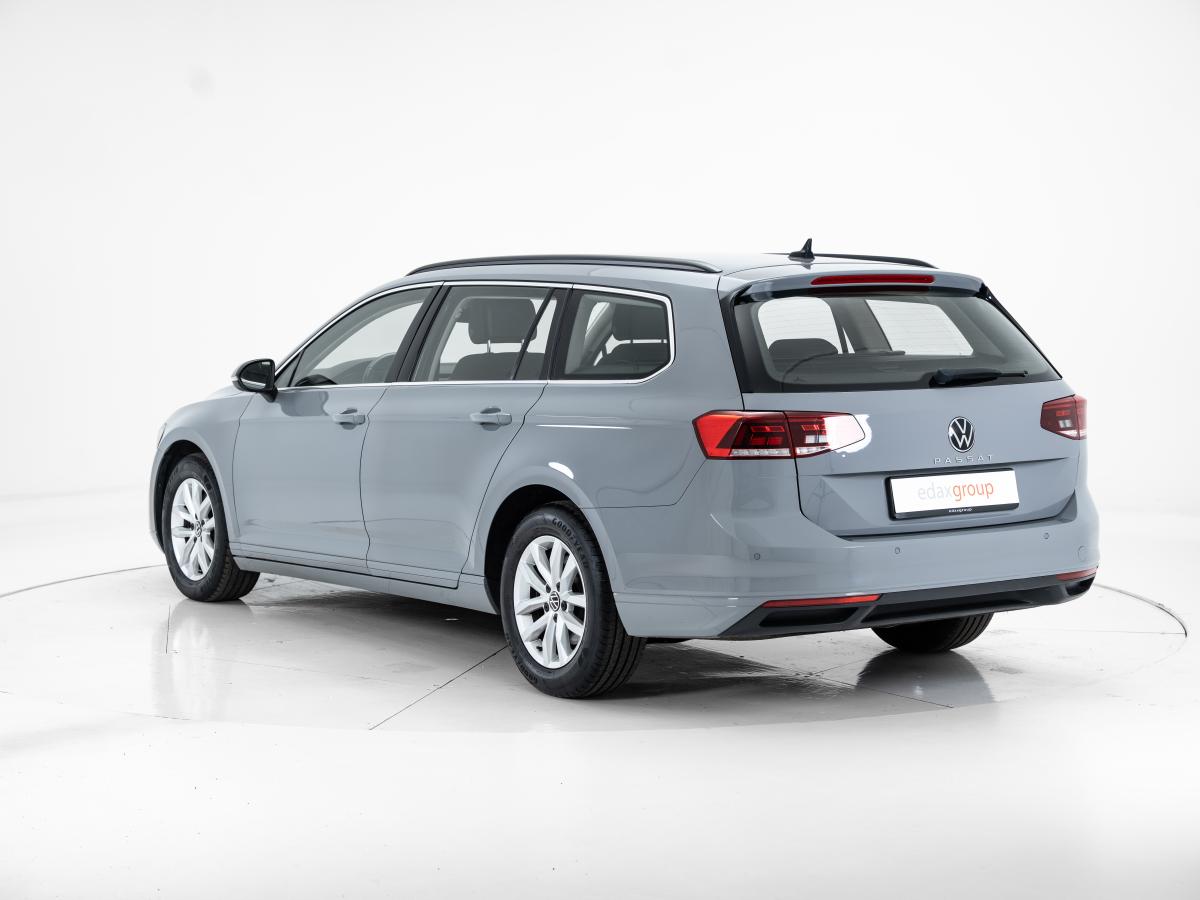 volkswagen-passat-variant-2022-diesel-1968cc
