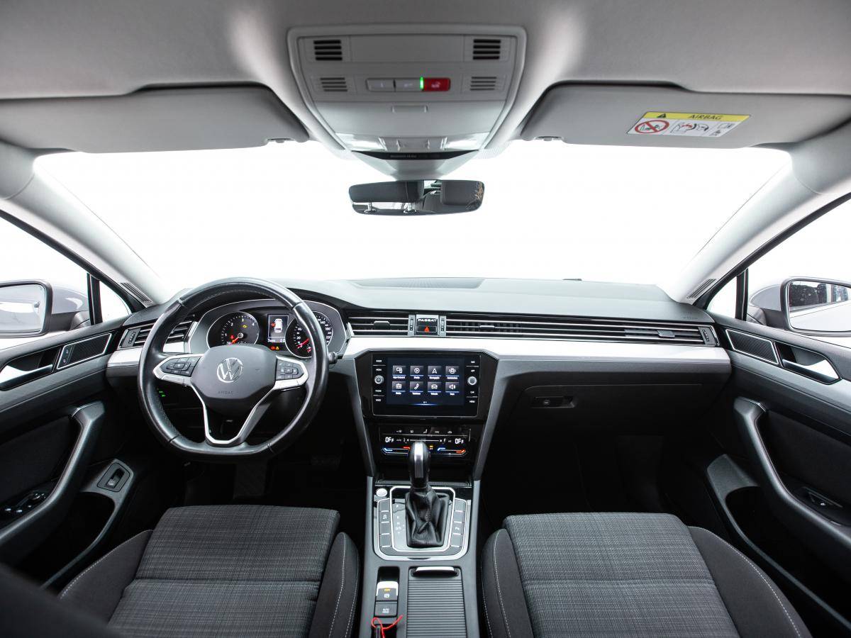 volkswagen-passat-variant-2022-diesel-1968cc