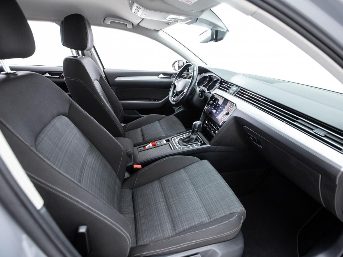 volkswagen-passat-variant-2022-diesel-1968cc