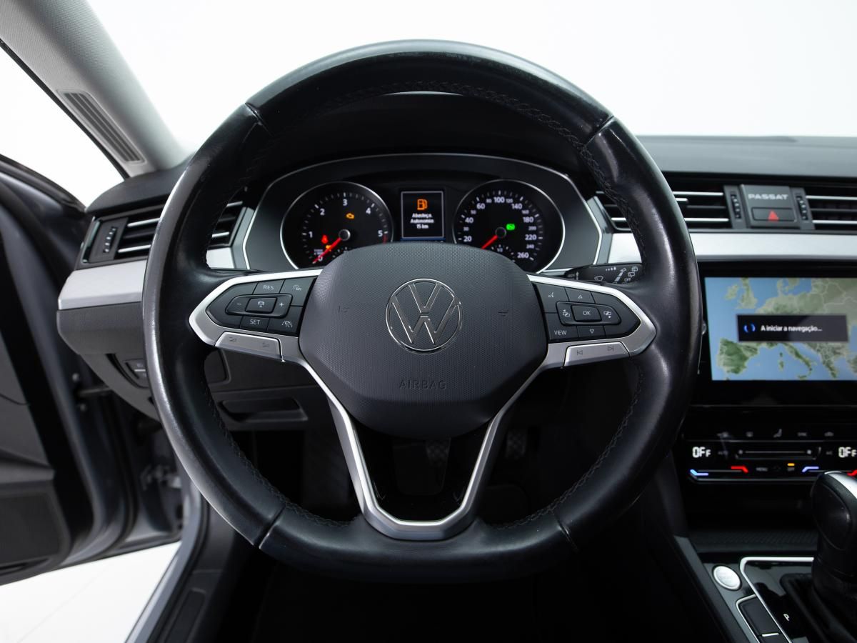 volkswagen-passat-variant-2022-diesel-1968cc