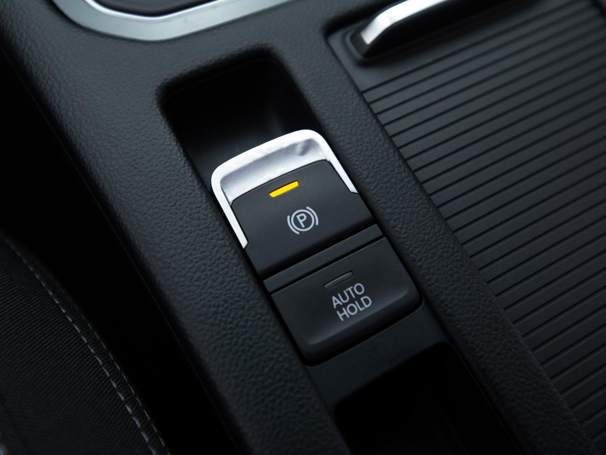 volkswagen-passat-variant-2022-diesel-1968cc
