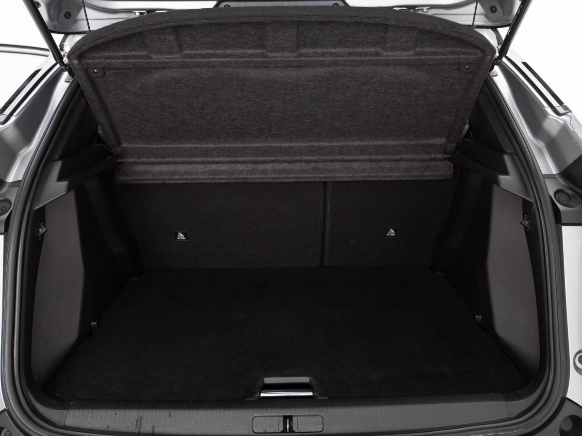 peugeot-2008-2022-diesel-1499cc