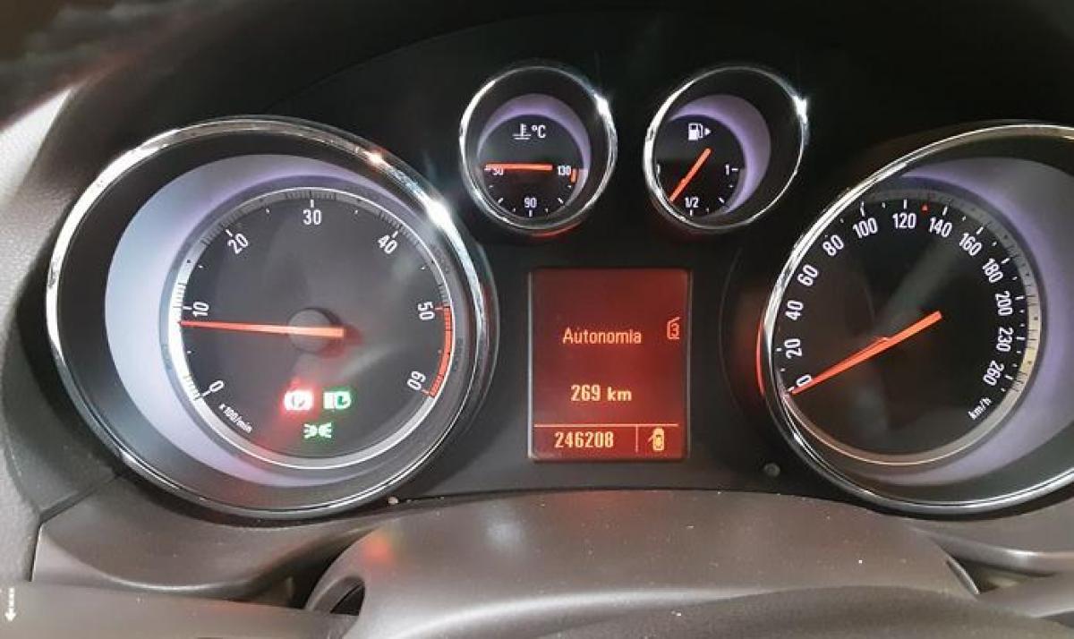 opel-insignia-2009-diesel-1956cc