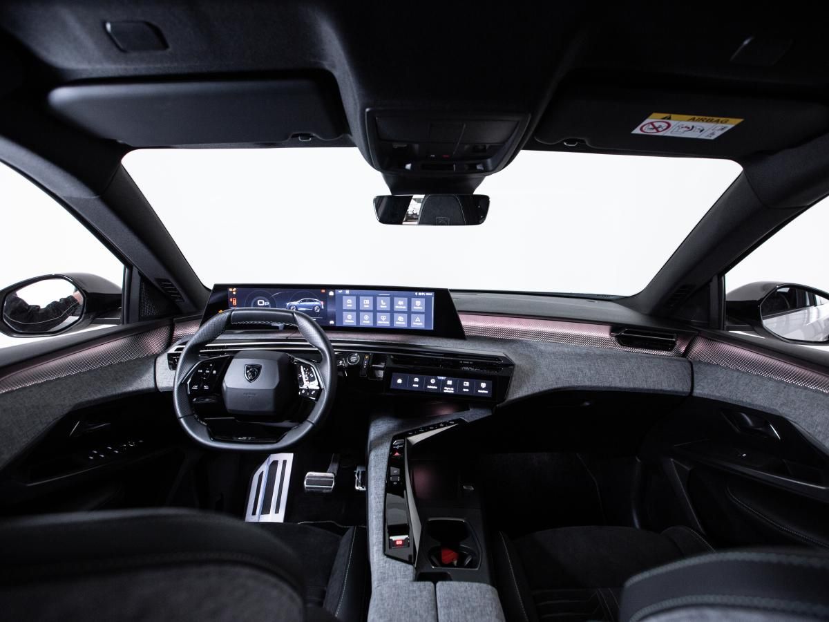 peugeot-e-3008-2025-eletrico-0cc