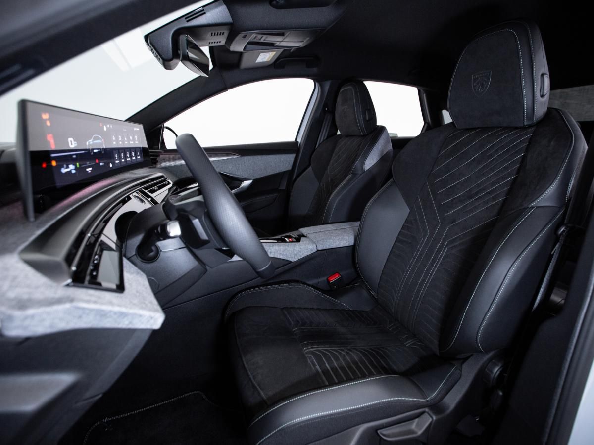 peugeot-e-3008-2025-eletrico-0cc