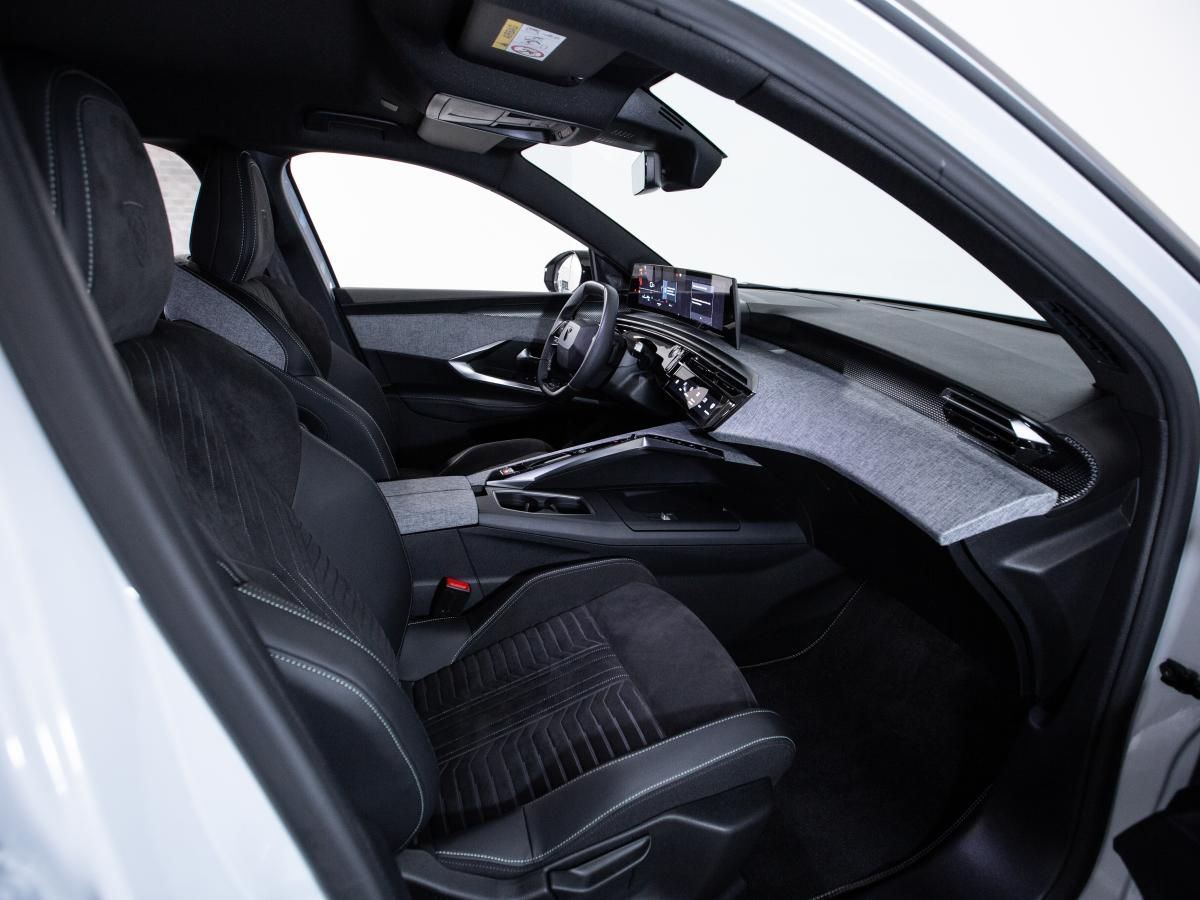 peugeot-e-3008-2025-eletrico-0cc