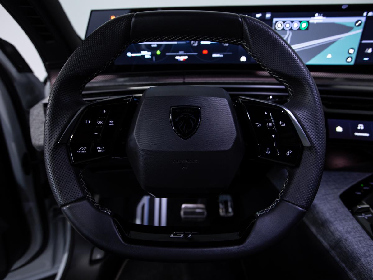 peugeot-e-3008-2025-eletrico-0cc