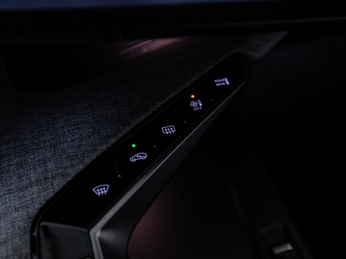 peugeot-e-3008-2025-eletrico-0cc