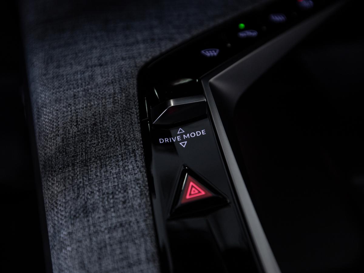 peugeot-e-3008-2025-eletrico-0cc