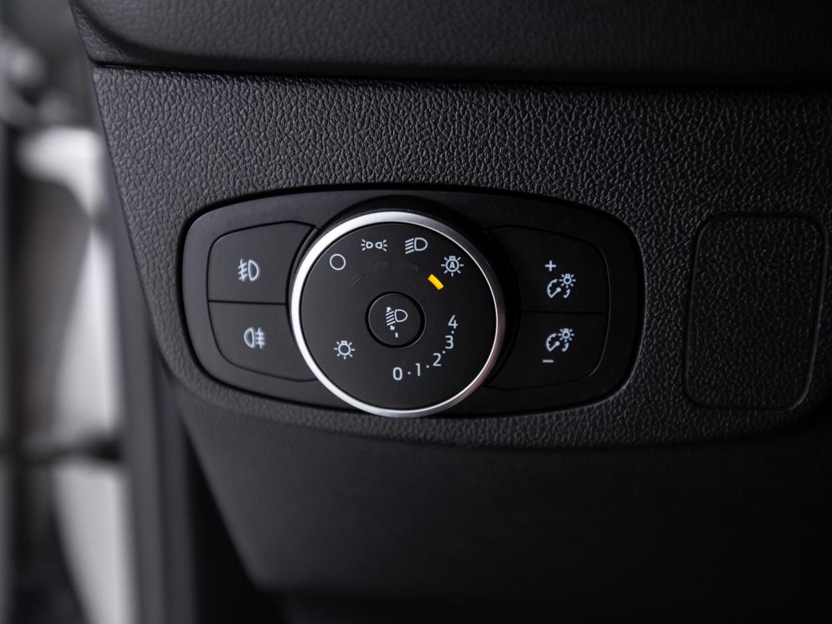 ford-focus-2022-diesel-1499cc