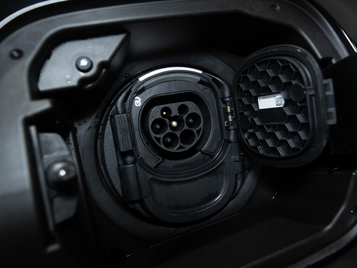 mercedes-benz-cla-2022-hibrido-a-gasolina-1332cc