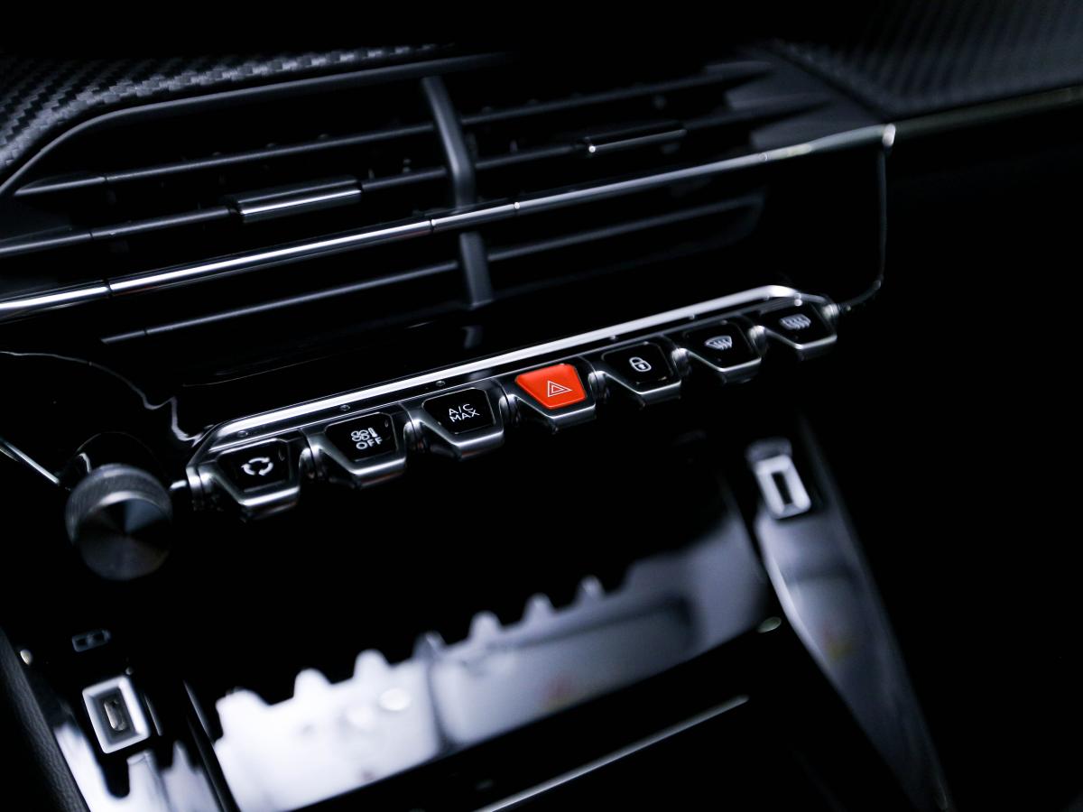 peugeot-e-208-2021-eletrico-0cc