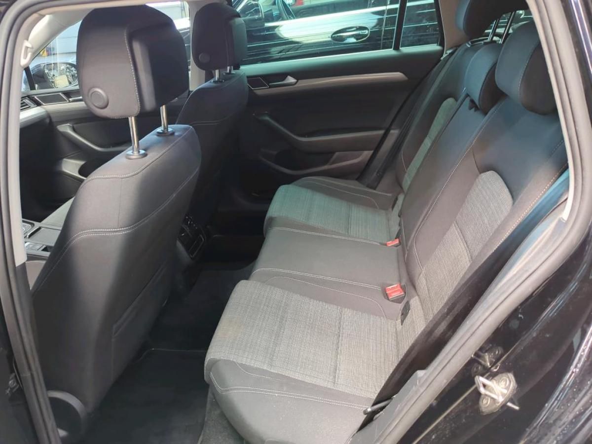 volkswagen-passat-variant-2022-diesel-1968cc