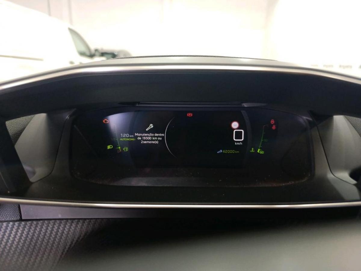 peugeot-2008-2022-diesel-1499cc