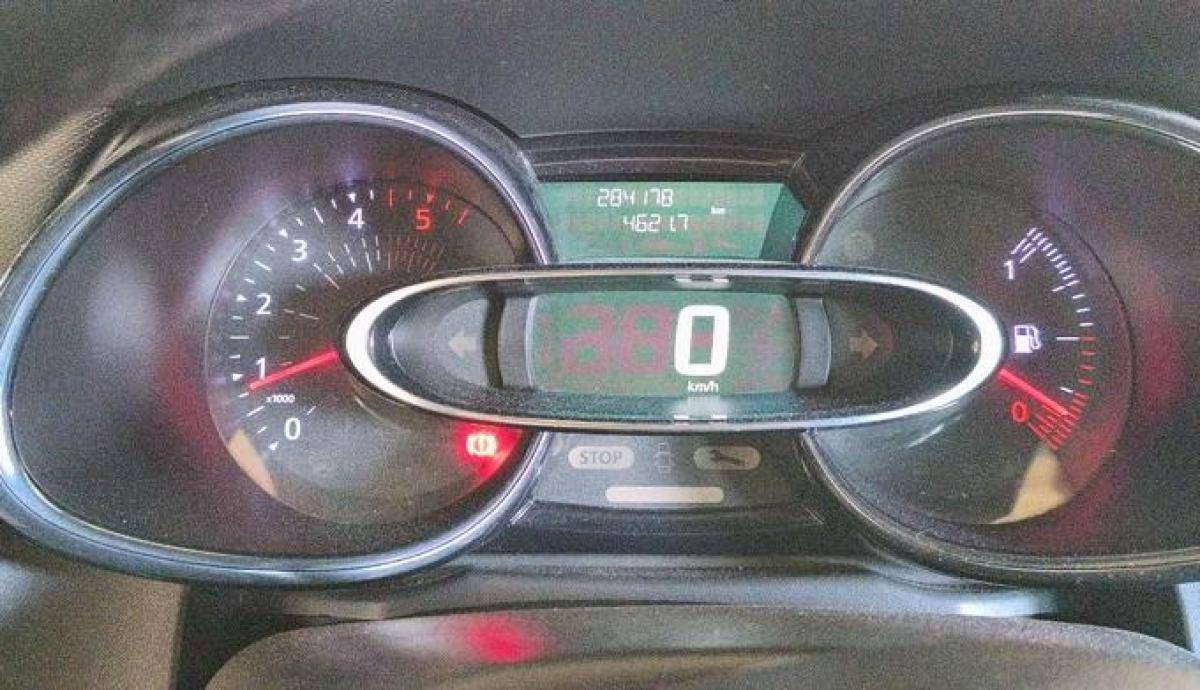 renault-clio-sport-tourer-2017-diesel-1461cc