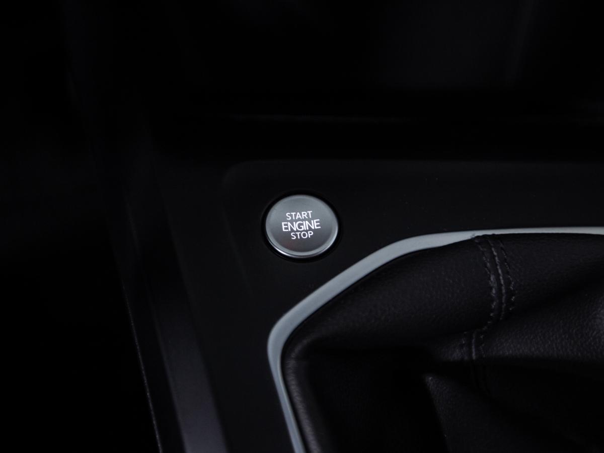 volkswagen-golf-2022-diesel-1968cc