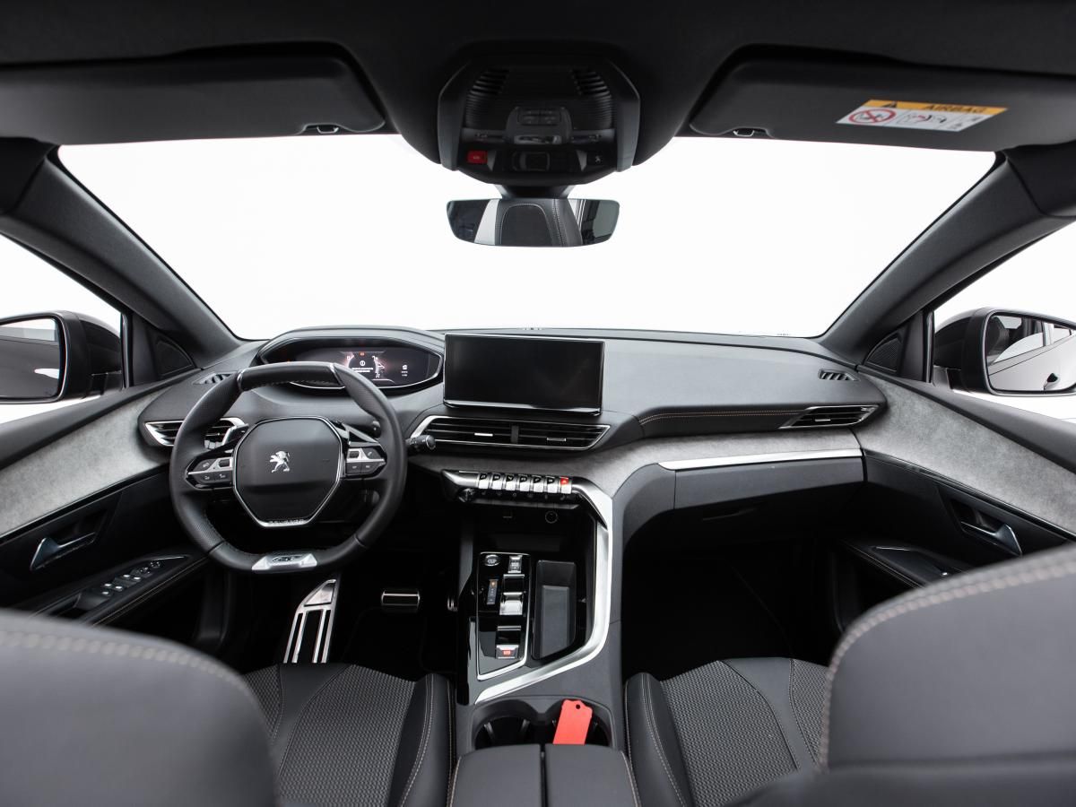 peugeot-5008-2024-gasolina-1199cc