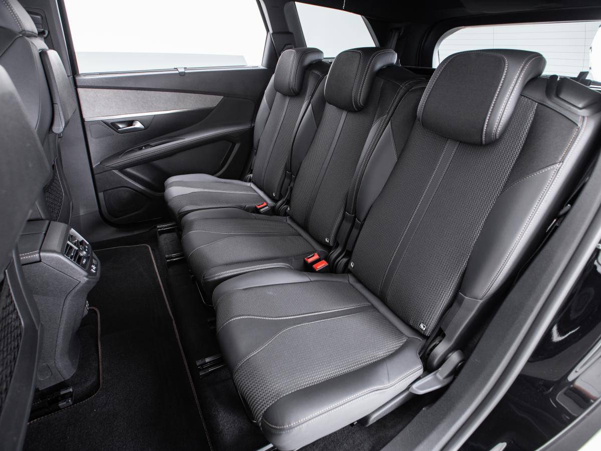 peugeot-5008-2024-gasolina-1199cc