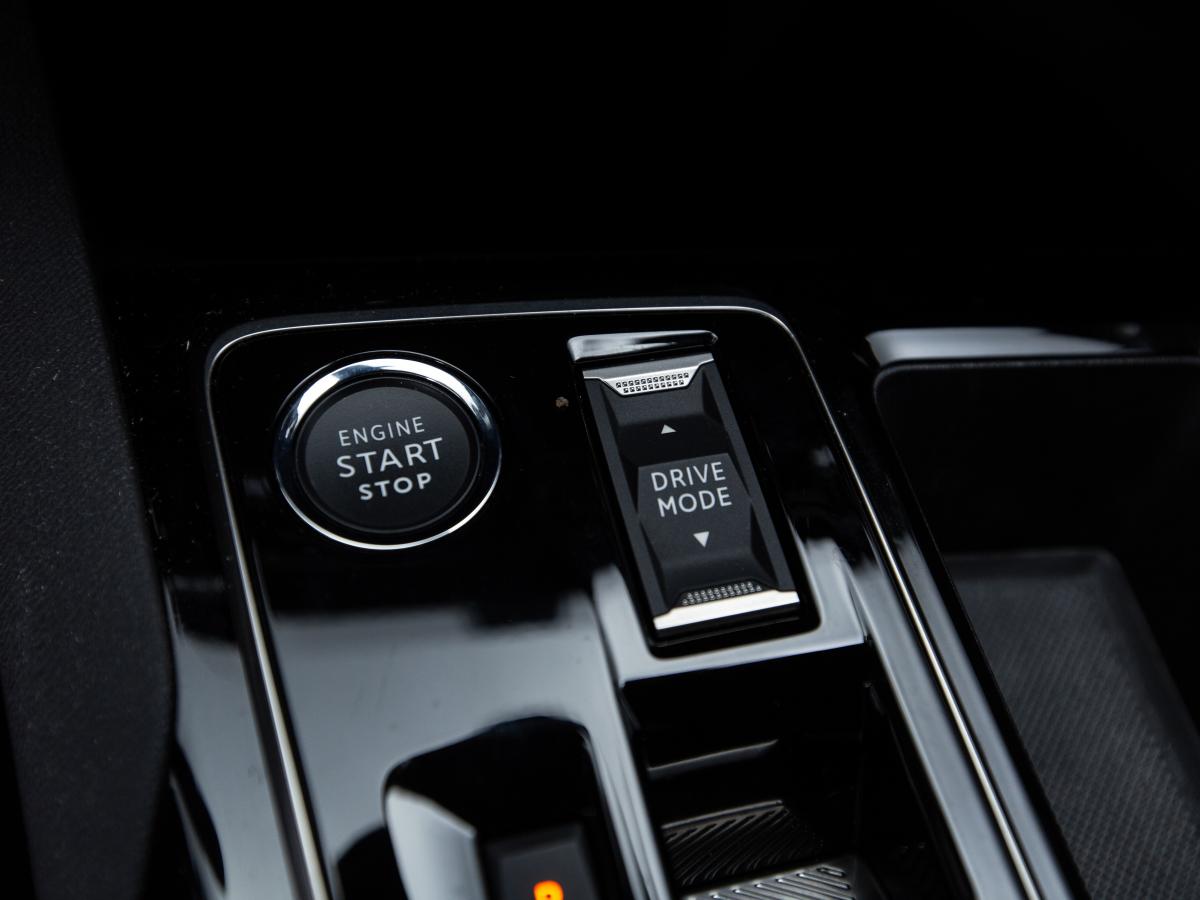 peugeot-5008-2024-gasolina-1199cc