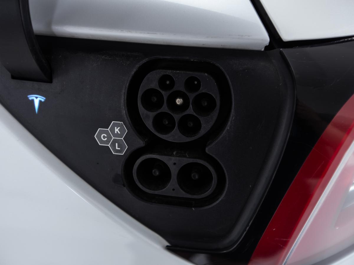 tesla-model-y-2023-eletrico-0cc