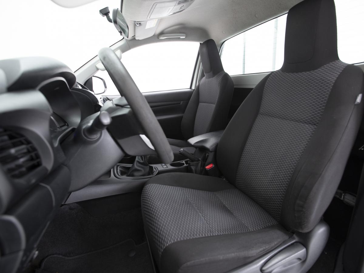 toyota-hilux-2020-diesel-2393cc