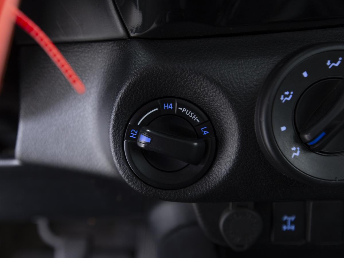 toyota-hilux-2020-diesel-2393cc