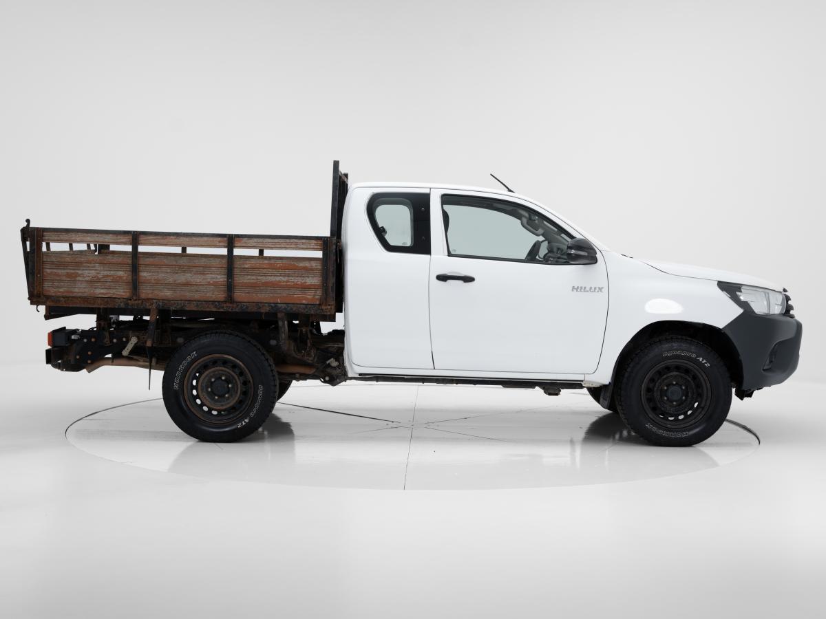 toyota-hilux-2019-diesel-2393cc