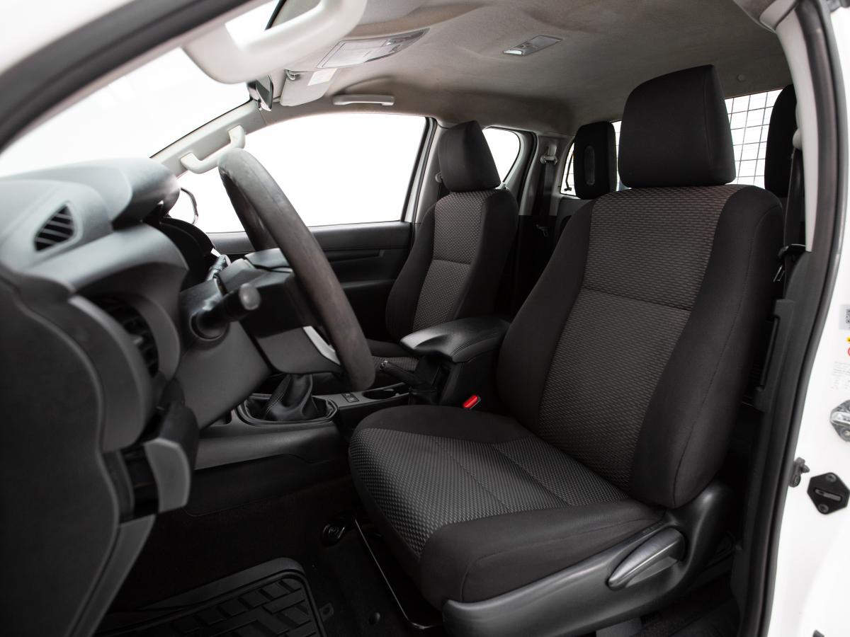 toyota-hilux-2019-diesel-2393cc