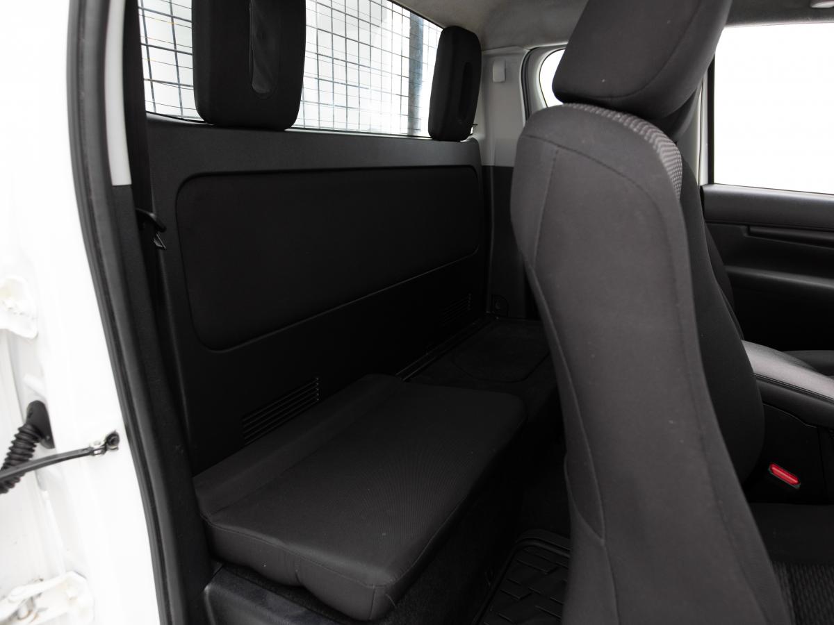toyota-hilux-2019-diesel-2393cc