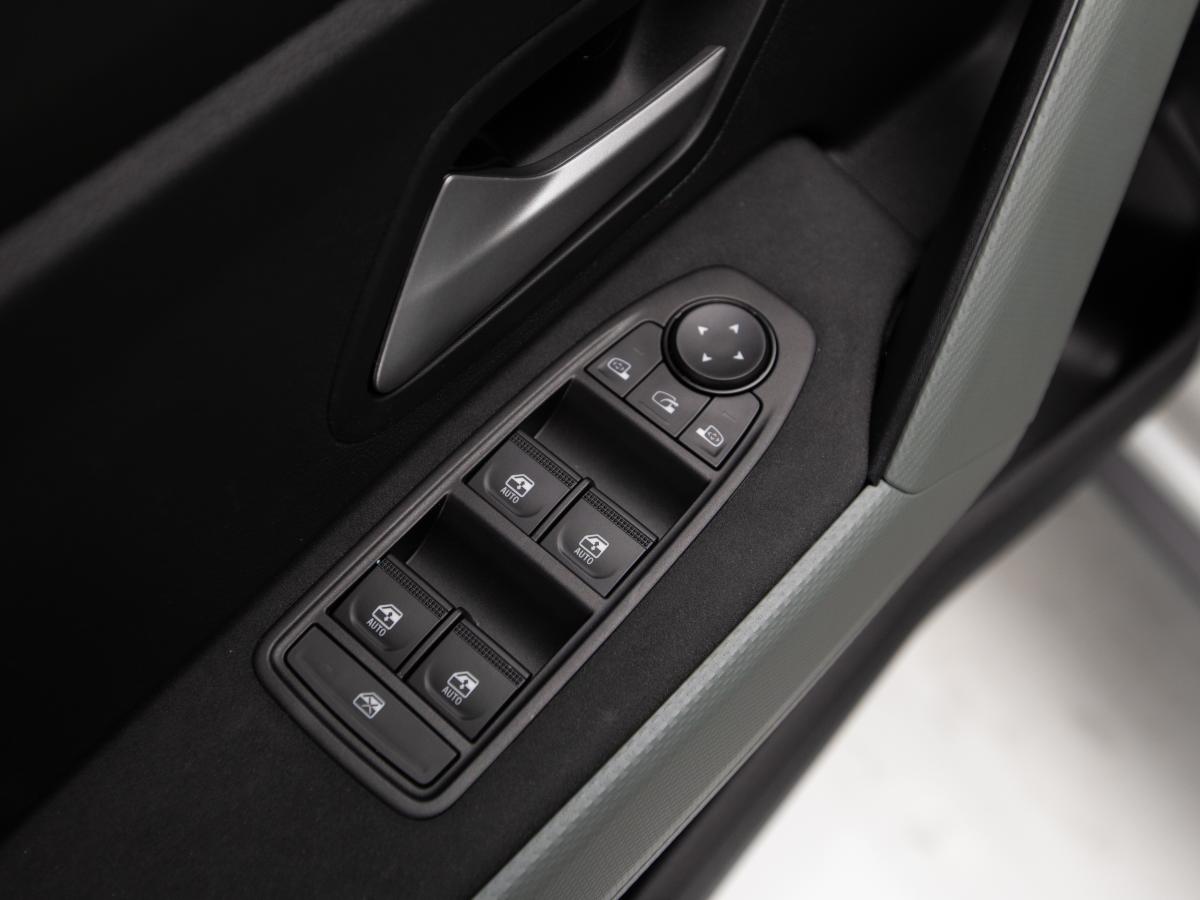 dacia-duster-2025-hibrido-a-gasolina-1598cc