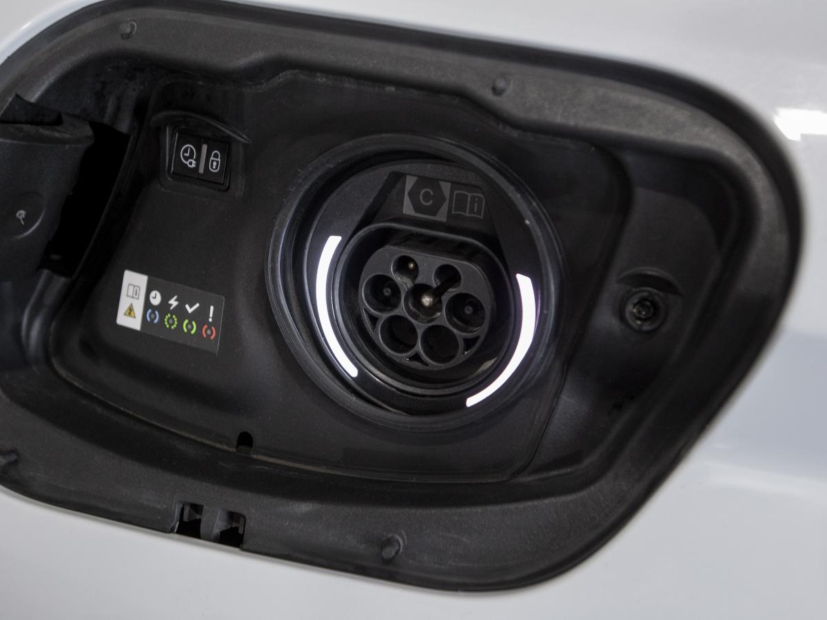 peugeot-308-2023-hibrido-a-gasolina-1598cc
